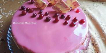 клюквенный торт-мусс с миндальным пралине праздничный