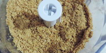 клюквенный торт-мусс с миндальным пралине праздничный