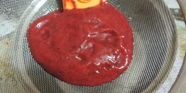 клюквенный торт-мусс с миндальным пралине праздничный