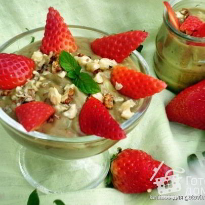 Мусс из авокадо и клубники