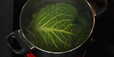 мусс из белой рыбы на пюре из брокколи