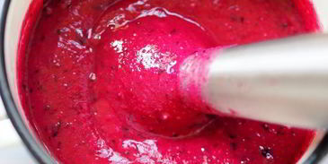 мусс из кус-куса с ягодами и фруктами