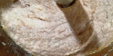 мусс из тунца и рикотты с чипсами из тортильи