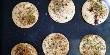 мусс из тунца и рикотты с чипсами из тортильи