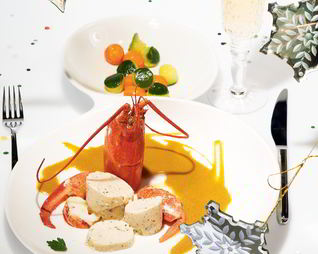 Рыбный мусс с мясом и соусом из лобстера