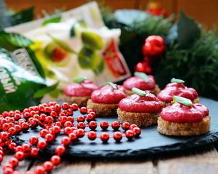 Селедочный мусс на хрустящих тостах