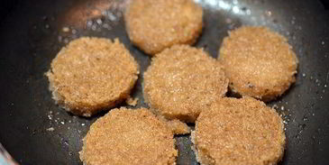 селедочный мусс на хрустящих тостах