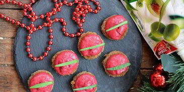 селедочный мусс на хрустящих тостах