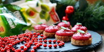 селедочный мусс на хрустящих тостах