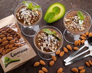 Шоколадный мусс из авокадо