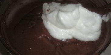 шоколадный торт-мусс с кофейно-карамельными трюфелями