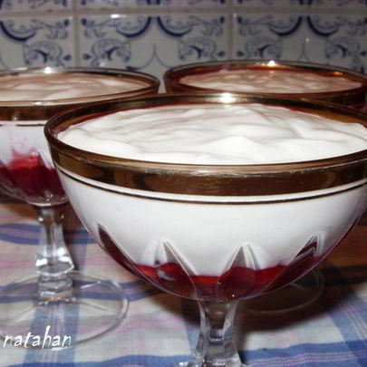 Творожный мусс Неженка с протертой малиной