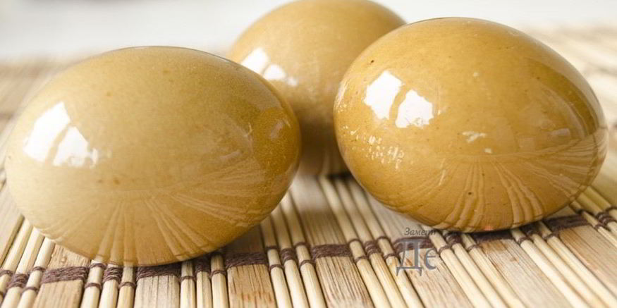 Рецепт красима пасхальные яйца в оранжево-коричневый цвет соком свеклы