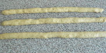 кулич плетеный