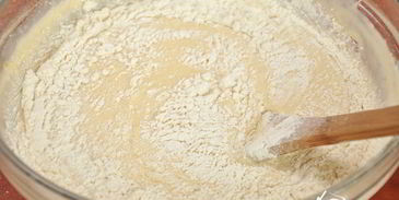 кулич с цукатами и изюмом