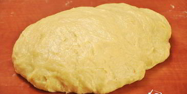 кулич с цукатами и изюмом