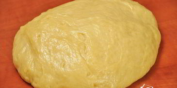 кулич с цукатами и изюмом