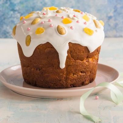 Кулич с цукатами, миндалем и изюмом