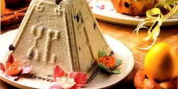 пасха из творога с изюмом