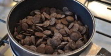 пасхальное шоколадное яйцо