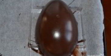 пасхальное шоколадное яйцо