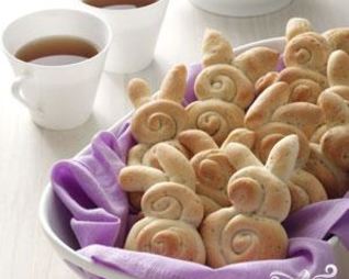 Пасхальные рогалики в форме овечки и зайки