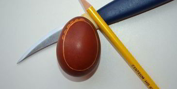 яйца варенные в луковой шелухе