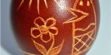 яйца варенные в луковой шелухе