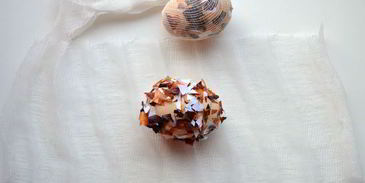 яйца варенные в луковой шелухе