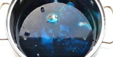 яйца варенные в луковой шелухе