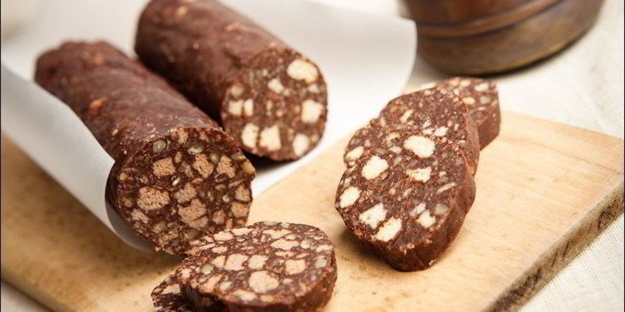 Рецепт шоколадна-ореховой колбаска с цукатами