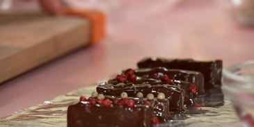 сладкие овощи и сало в шоколаде