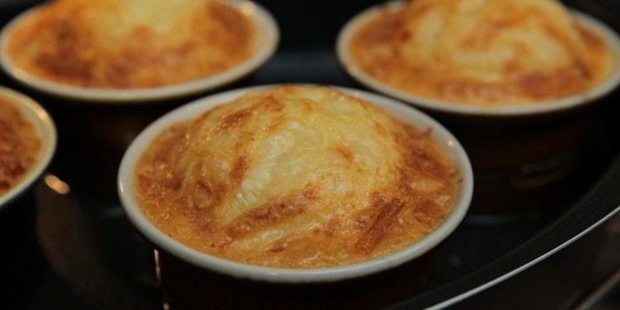 Рецепт крабового суфле с чеддером и пармезаном