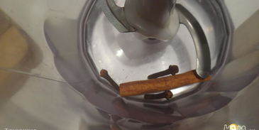 рулет из шоколадного суфле с малиной