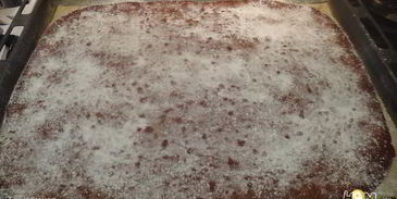 рулет из шоколадного суфле с малиной