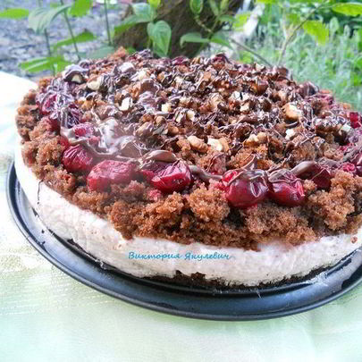 Шоколадный кухэ с нежнейшим вишневым кремовым суфле