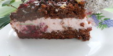 шоколадный кухэ с нежнейшим вишневым кремовым суфле