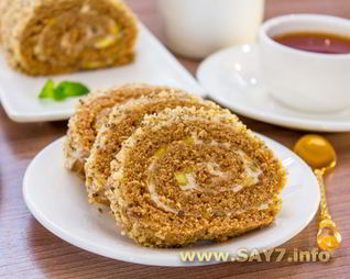 Шоколадный рулет с банановым суфле и грецкими орехами