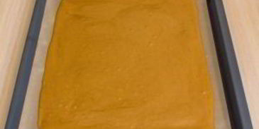 шоколадный рулет с банановым суфле и грецкими орехами