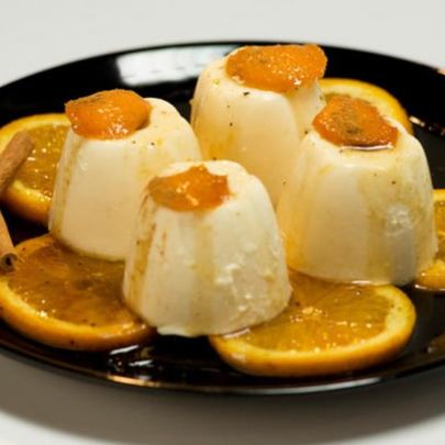 Суфле из и огурта с жареными пряными апельсинами