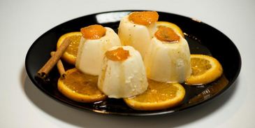 суфле из и огурта с жареными пряными апельсинами