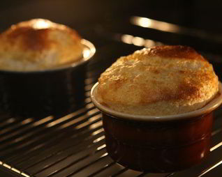 Суфле из взбитых яиц с курагой