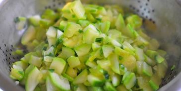 суфле с чеддером и кабачками