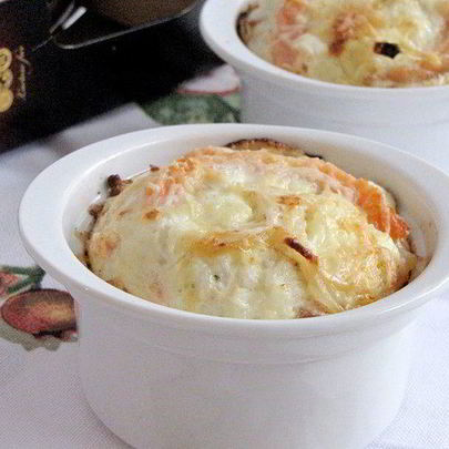 Суфле с рисом, семгой и сыром Джюгас