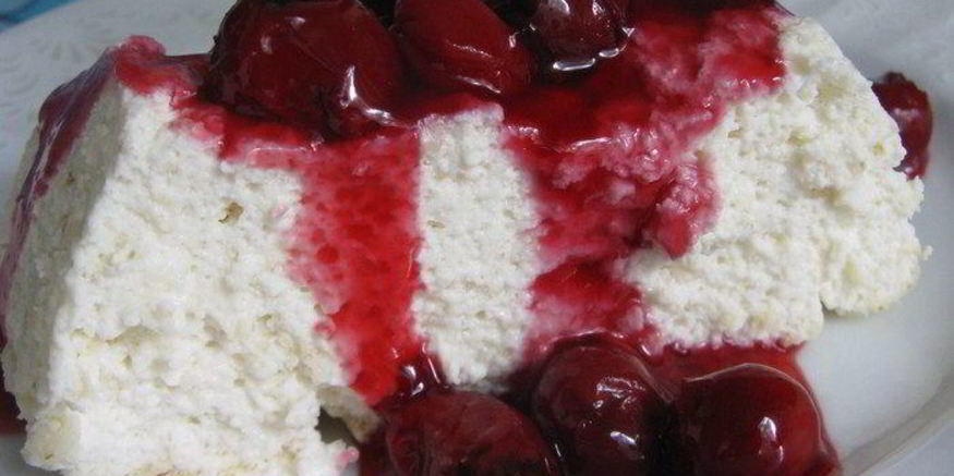 Рецепт творожного суфле с вишневым соусом