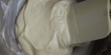 мини-тирамису с томатным чатни и бальзамическим сиропом