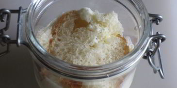 мини-тирамису с томатным чатни и бальзамическим сиропом