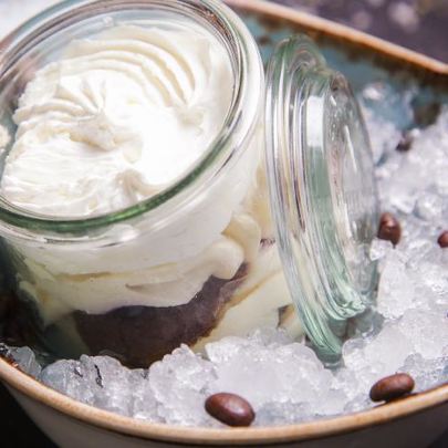 Овсяное тирамису с черничным джемом