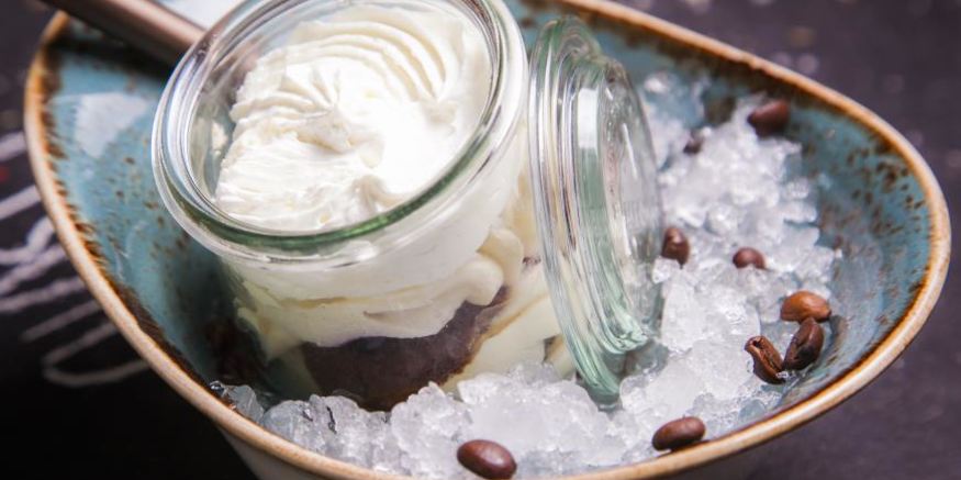 Рецепт овсяного тирамису с черничным джемом