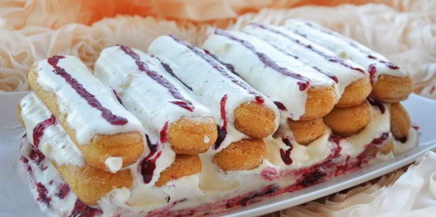 Рецепт сливочного тирамису с брусничным соусом